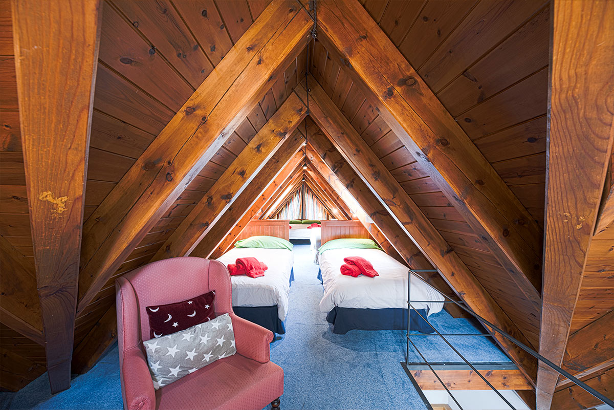 El altillo, un espacio acogedor y amplio que garantiza la comodidad de los grupos más grandes.